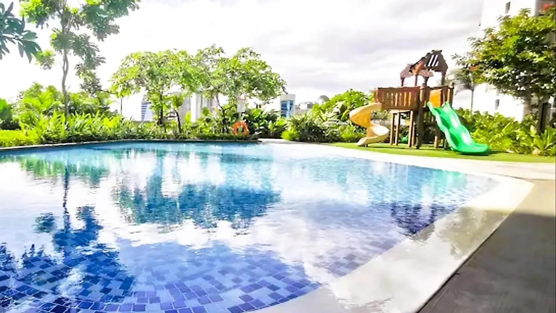 Air Residences Condominium Deluxe Manila Apartment